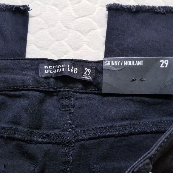 NEW Design Lab black skinny jeans distressed hem 8 - Picture 5 of 9